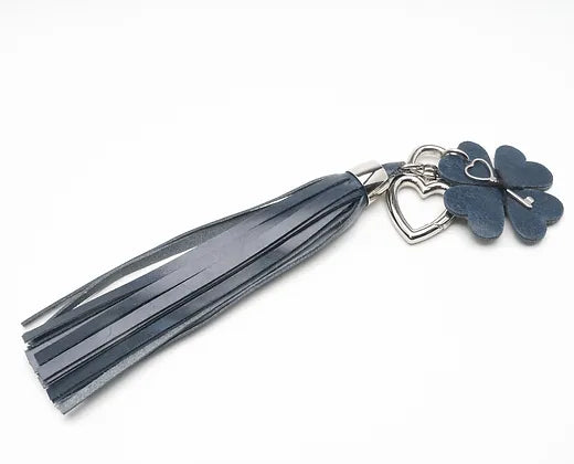 Bag Charm de Franja e Trevo (Prateado)
