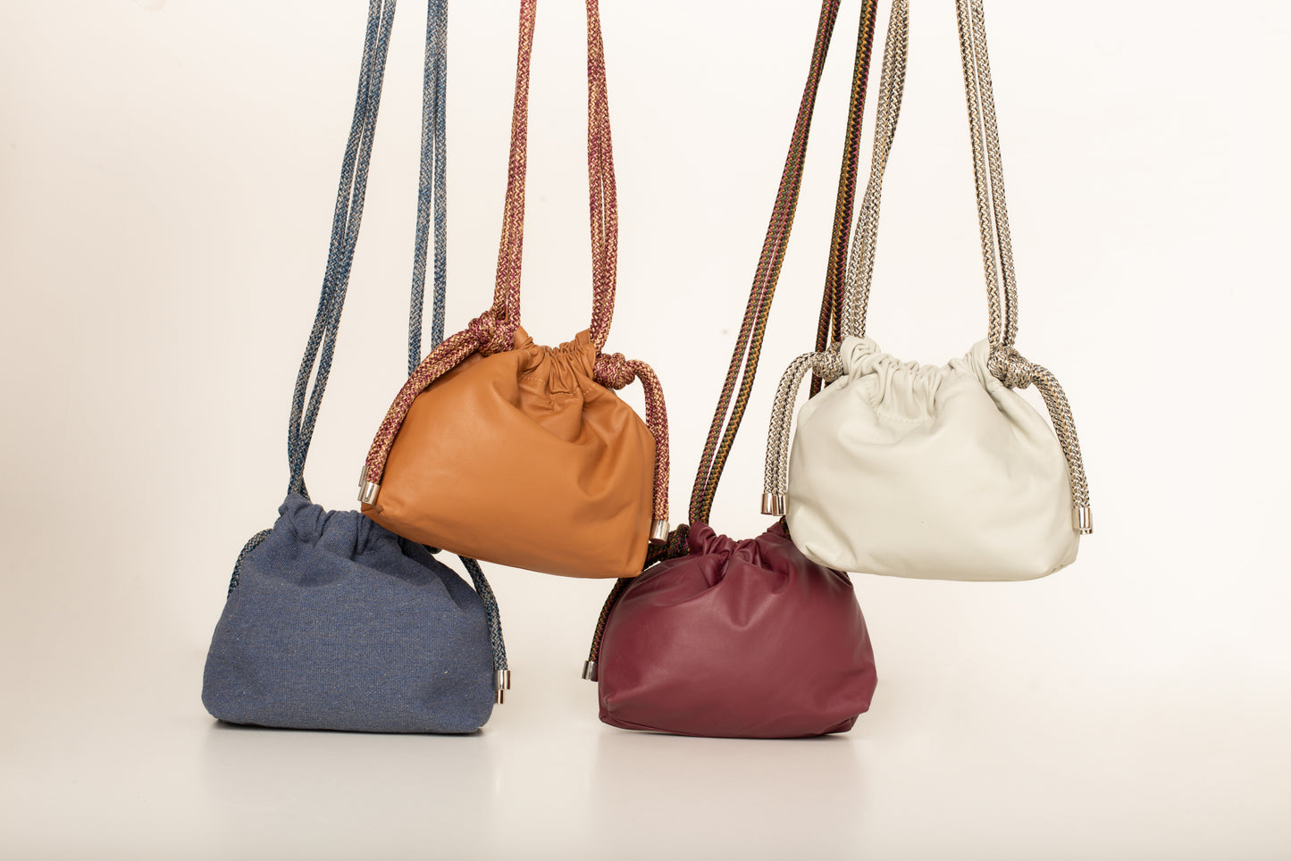 Bolsa Saquinho P com Alça de Corda