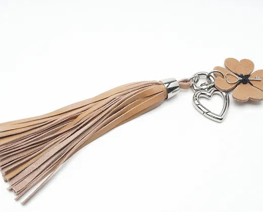 Bag Charm de Franja e Trevo (Prateado)