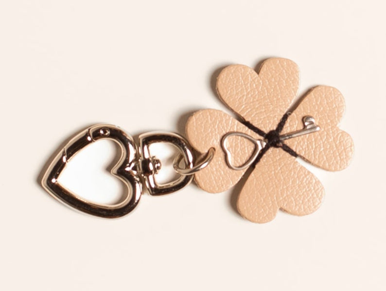 Bag Charm Trevo (Prateado)
