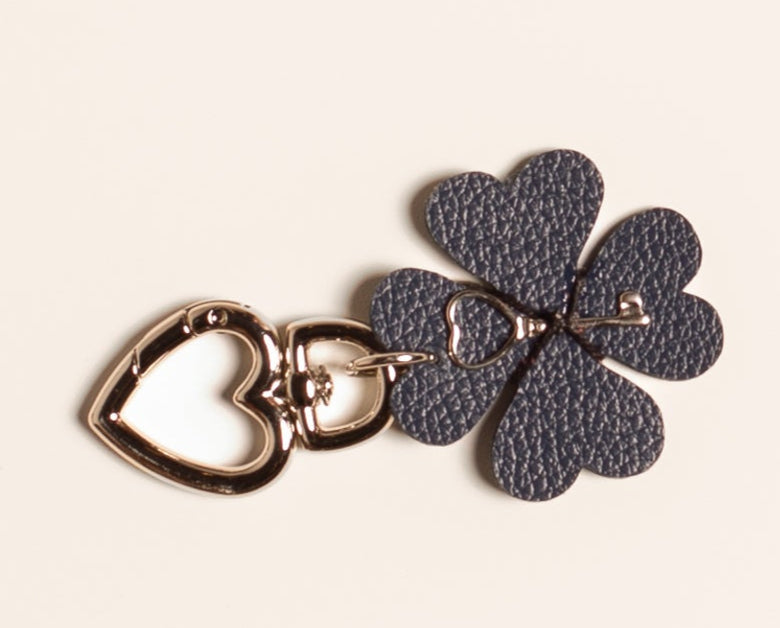 Bag Charm Trevo (Prateado)