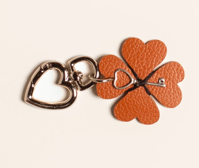 Bag Charm Trevo (Prateado)