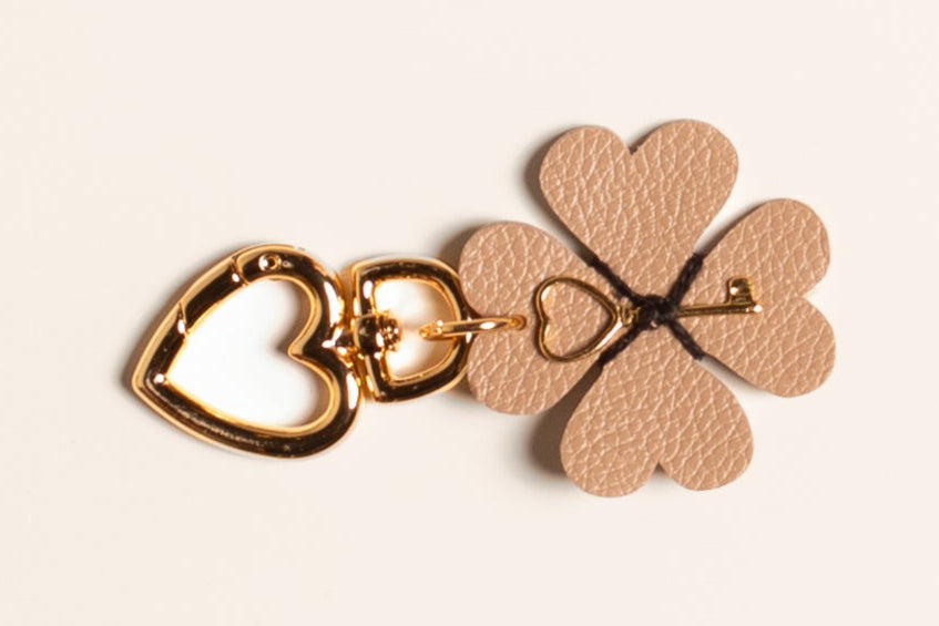 Bag Charm Trevo - Dourado
