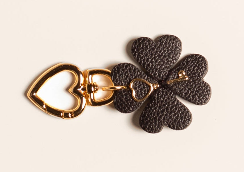 Bag Charm Trevo - Dourado