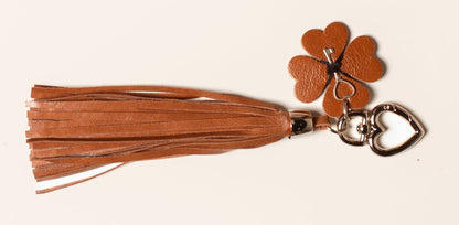 Bag Charm de Franja e Trevo (Prateado)