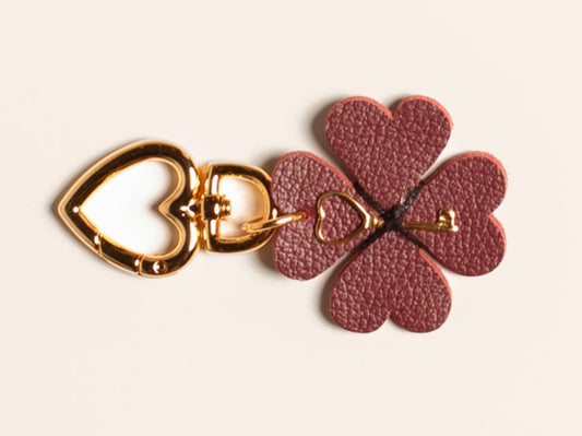 Bag Charm Trevo - Dourado